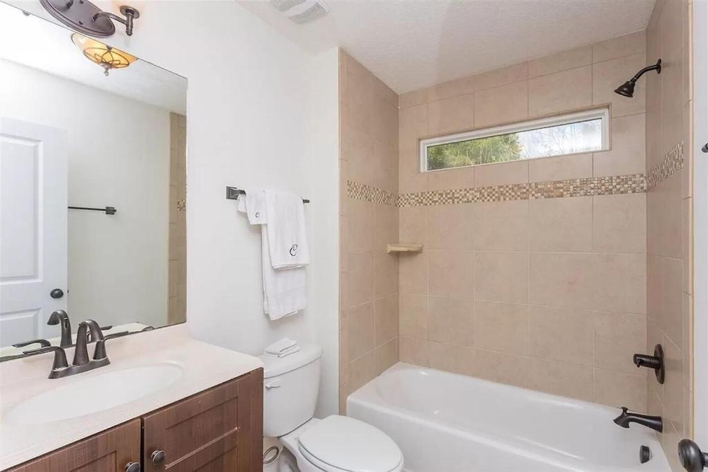 Modern, Upscale, And New Blue Bungalow In The Heart Of Downtown St Augustine St. Augustine Bagian luar foto