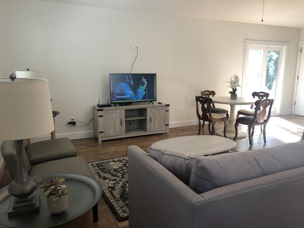 Modern, Upscale, And New Blue Bungalow In The Heart Of Downtown St Augustine St. Augustine Bagian luar foto